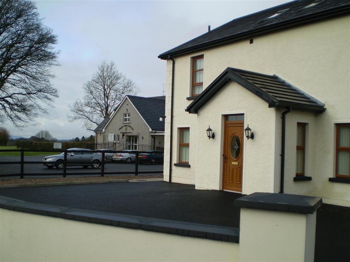 Fivemiletown Clogher Valley Golf Club מראה חיצוני תמונה