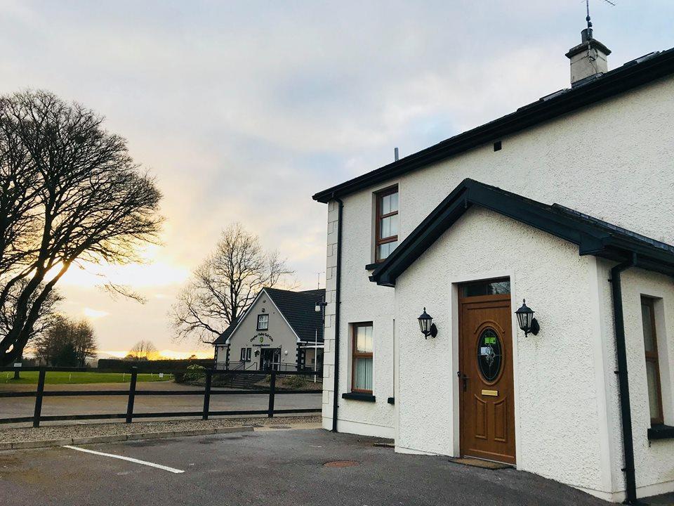 Fivemiletown Clogher Valley Golf Club מראה חיצוני תמונה
